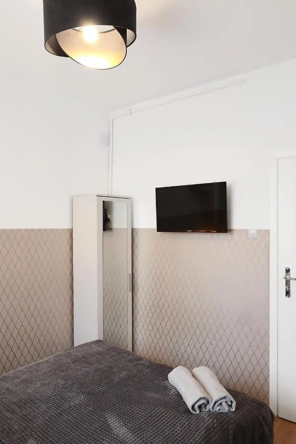 Clicktheflat Three Crosses Square Apart Rooms Warsaw Hostel